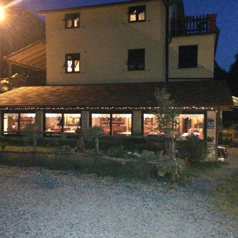 Agriturismo La Taverna Del Nonno Borzonasca ภายนอก รูปภาพ